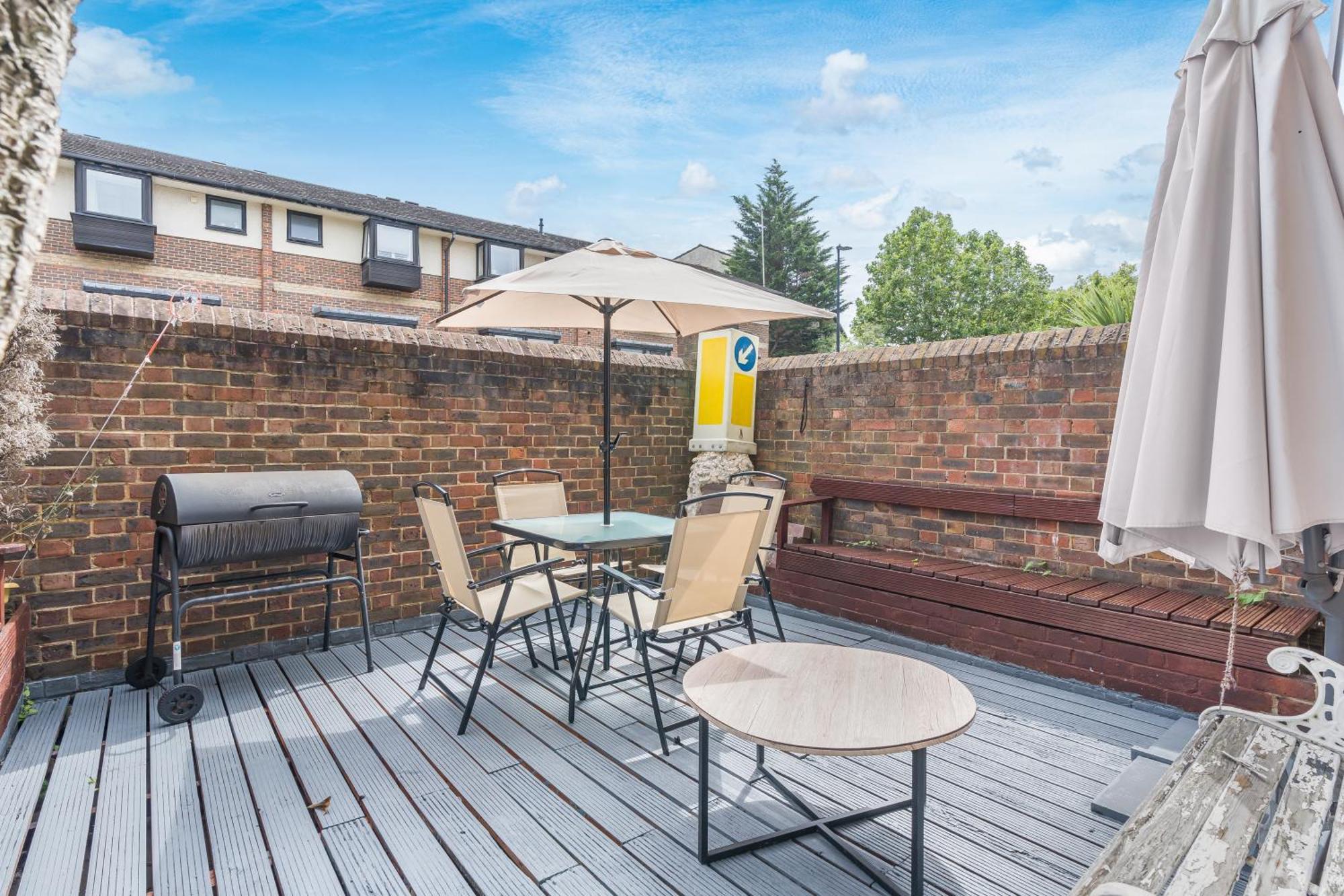 Serviced Accomodation - For Families Or Corporate London Exterior photo